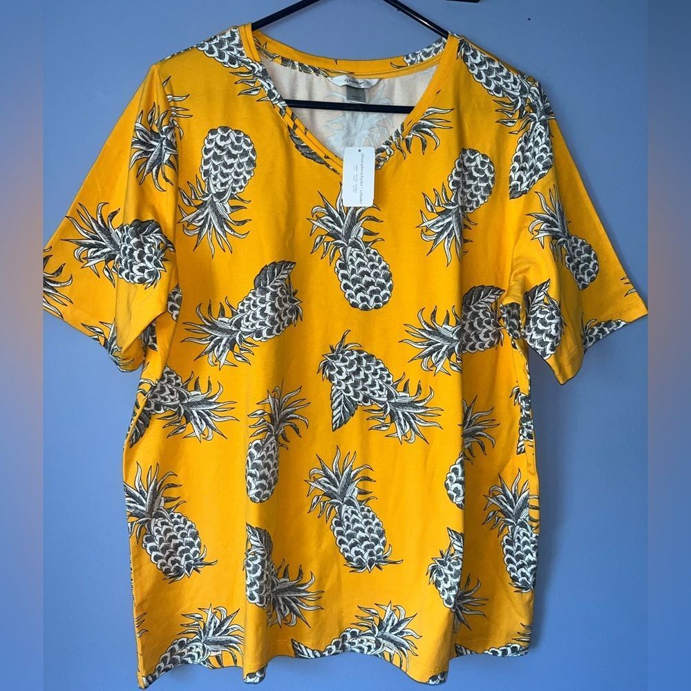CJ Banks Pineapple Hawaiian Tropical Print Tee Shirt Short Sleeve V Neck 1X